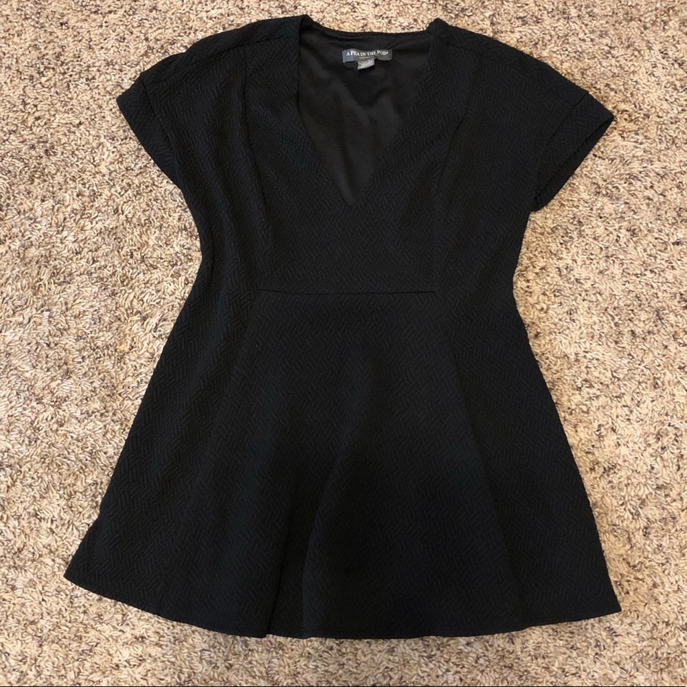 A pea in the pod maternity top